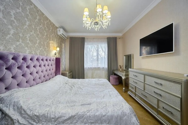 Продам многокомнатную квартиру, Российская ул, 72/2, Краснодар г