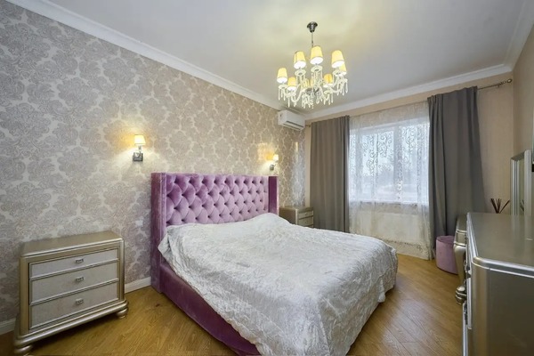 Продам многокомнатную квартиру, Российская ул, 72/2, Краснодар г