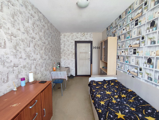 Продам комнату в 12-комн. квартире, Горняков пр-кт, 2кГ, Костомукша г