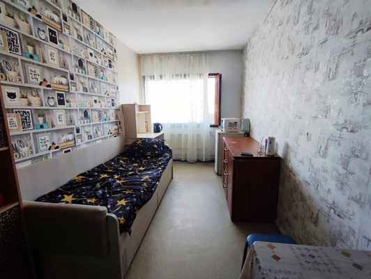 Продам комнату в 12-комн. квартире, Горняков пр-кт, 2кГ, Костомукша г