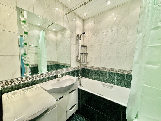 Продам двухкомнатную (2-комн.) квартиру, Берёзовая аллея, 7, Москва г