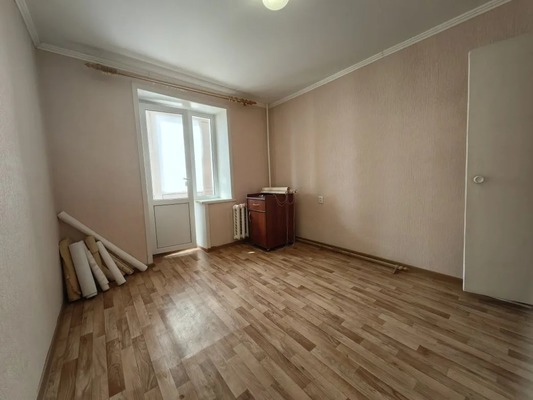 Продам трехкомнатную (3-комн.) квартиру, Ленина ул, 99, Волгодонск г