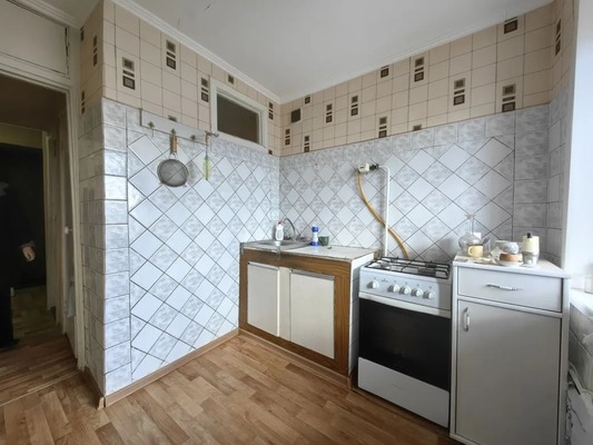 Продам трехкомнатную (3-комн.) квартиру, Ленина ул, 99, Волгодонск г