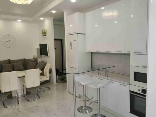 Продам трехкомнатную (3-комн.) квартиру, Челюскинцев ул, 47, Новороссийск г