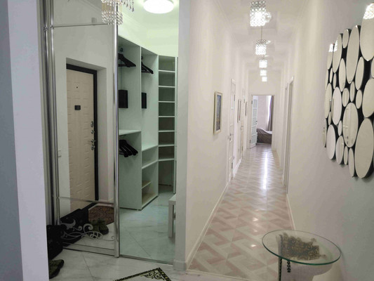 Продам трехкомнатную (3-комн.) квартиру, Челюскинцев ул, 47, Новороссийск г