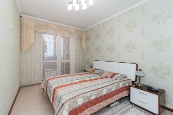 Продам двухкомнатную (2-комн.) квартиру, Дзержинского ул, 30, Ханты-Мансийск г