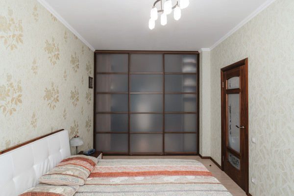 Продам двухкомнатную (2-комн.) квартиру, Дзержинского ул, 30, Ханты-Мансийск г