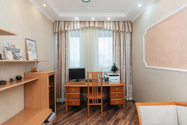 Продам двухкомнатную (2-комн.) квартиру, Дзержинского ул, 30, Ханты-Мансийск г