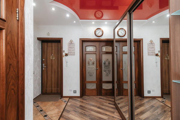 Продам двухкомнатную (2-комн.) квартиру, Дзержинского ул, 30, Ханты-Мансийск г