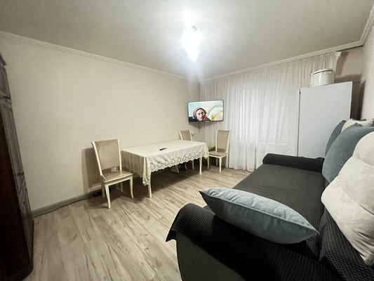 Продам двухкомнатную (2-комн.) квартиру, Ашурова ул, 40, Нальчик г