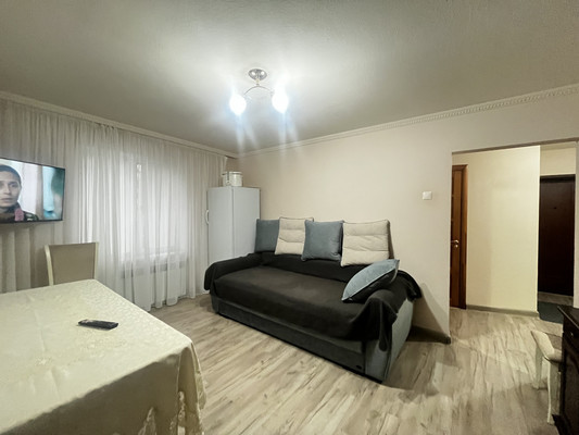 Продам двухкомнатную (2-комн.) квартиру, Ашурова ул, 40, Нальчик г