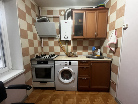 Продам двухкомнатную (2-комн.) квартиру, Ашурова ул, 40, Нальчик г