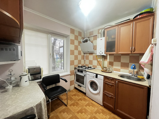 Продам двухкомнатную (2-комн.) квартиру, Ашурова ул, 40, Нальчик г