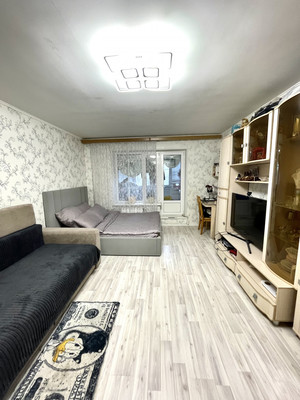 Продам однокомнатную (1-комн.) квартиру, Маршала Захарова ул, 21к2, Москва г