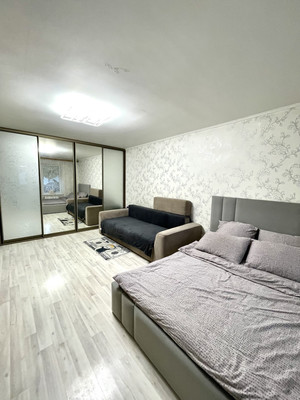 Продам однокомнатную (1-комн.) квартиру, Маршала Захарова ул, 21к2, Москва г