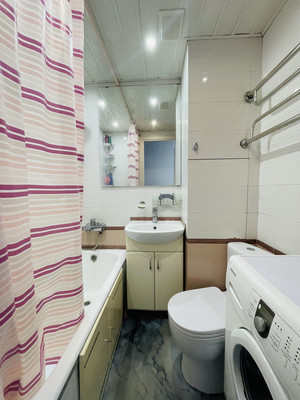 Продам однокомнатную (1-комн.) квартиру, Маршала Захарова ул, 21к2, Москва г