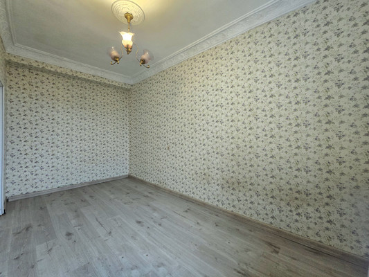 Продам трехкомнатную (3-комн.) квартиру, Обороны ул, 4А, Павловск г