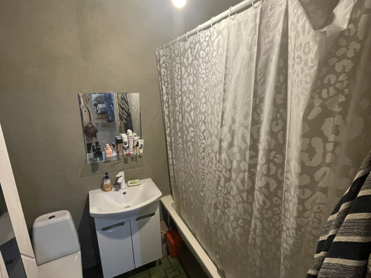 Продам двухкомнатную (2-комн.) квартиру, Парковая ул, 32к104, Цемдолина с