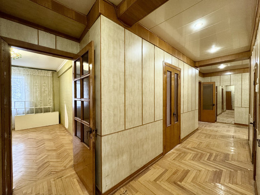 Продам трехкомнатную (3-комн.) квартиру, Комсомольская ул, 114, Армавир г