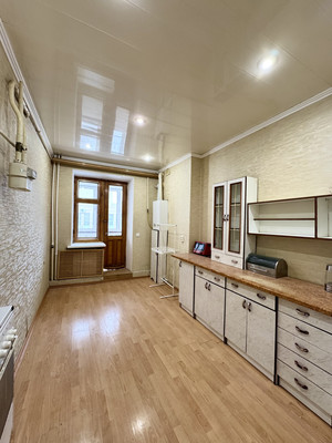 Продам трехкомнатную (3-комн.) квартиру, Комсомольская ул, 114, Армавир г