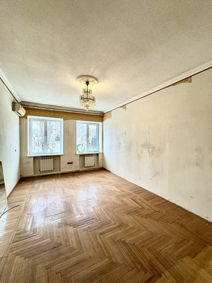 Продам трехкомнатную (3-комн.) квартиру, Комсомольская ул, 114, Армавир г