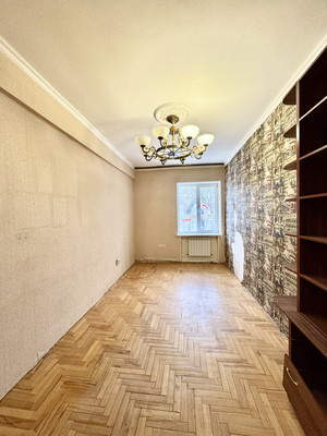 Продам трехкомнатную (3-комн.) квартиру, Комсомольская ул, 114, Армавир г