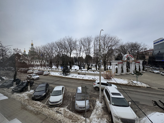 Продам трехкомнатную (3-комн.) квартиру, Комсомольская ул, 114, Армавир г