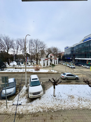 Продам трехкомнатную (3-комн.) квартиру, Комсомольская ул, 114, Армавир г