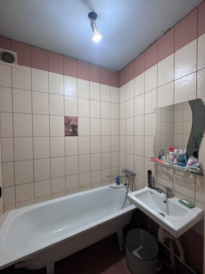 Продам трехкомнатную (3-комн.) квартиру, Суворова ул, 42, Иваново г