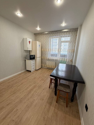 Сдам однокомнатную (1-комн.) квартиру, им. лётчика Позднякова ул, 2к18, Краснодар г