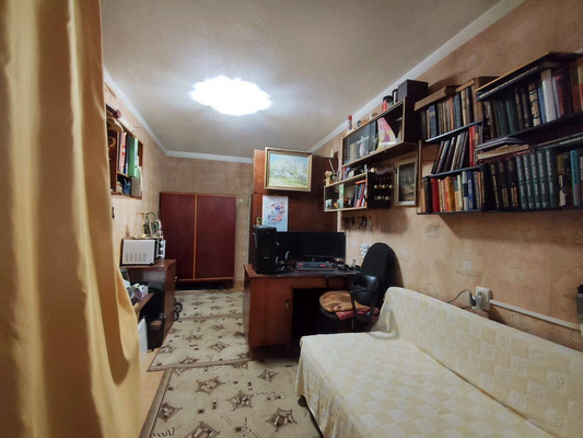 Продам трехкомнатную (3-комн.) квартиру, Научная ул, 17, Вилино с