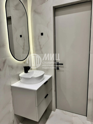 Продам двухкомнатную (2-комн.) квартиру, Сколковское ш, 40к3, Москва г