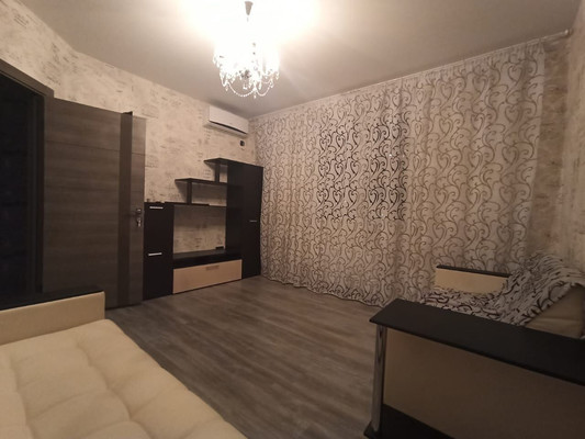 Продам однокомнатную (1-комн.) квартиру, Крымской весны ул, 1к7, Мирное с