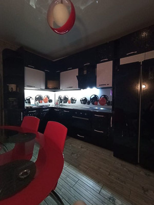 Продам однокомнатную (1-комн.) квартиру, Крымской весны ул, 1к7, Мирное с