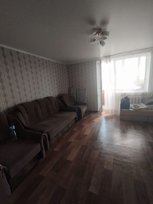 Продам трехкомнатную (3-комн.) квартиру, Аэрофлотская ул, 16, Симферополь г