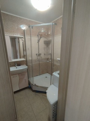 Продам трехкомнатную (3-комн.) квартиру, Аэрофлотская ул, 16, Симферополь г