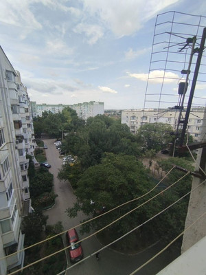 Продам трехкомнатную (3-комн.) квартиру, Аэрофлотская ул, 16, Симферополь г