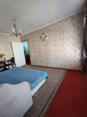 Продам двухкомнатную (2-комн.) квартиру, Садовая ул, 43, Уютное с