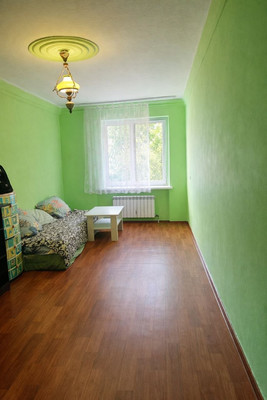 Продам двухкомнатную (2-комн.) квартиру, Садовая ул, 43, Уютное с