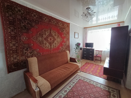 Продам двухкомнатную (2-комн.) квартиру, Большая ул, 165а, Ишим г