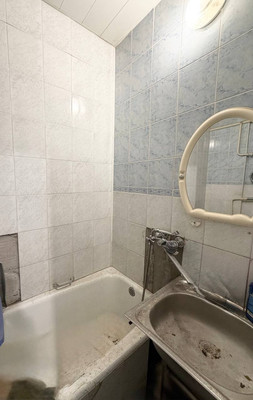 Продам двухкомнатную (2-комн.) квартиру, 51-й Армии ул, 49, Симферополь г