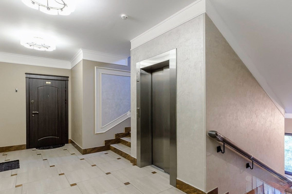 Продам трехкомнатную (3-комн.) квартиру, Дибуновская ул, 34, Санкт-Петербург г
