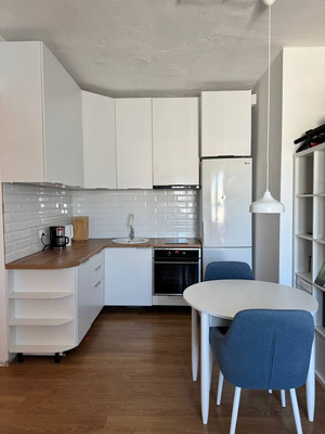 Продам двухкомнатную (2-комн.) квартиру, Самаровская ул, 10, Ханты-Мансийск г