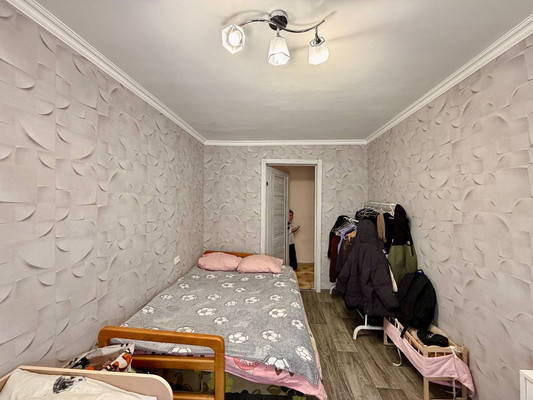 Продам двухкомнатную (2-комн.) квартиру, Строителей ул, 9, Молодежное пгт