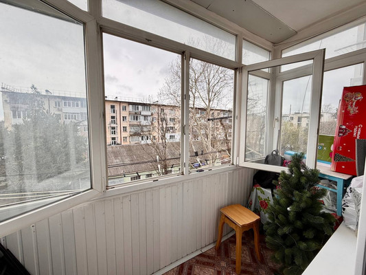 Продам двухкомнатную (2-комн.) квартиру, Строителей ул, 9, Молодежное пгт