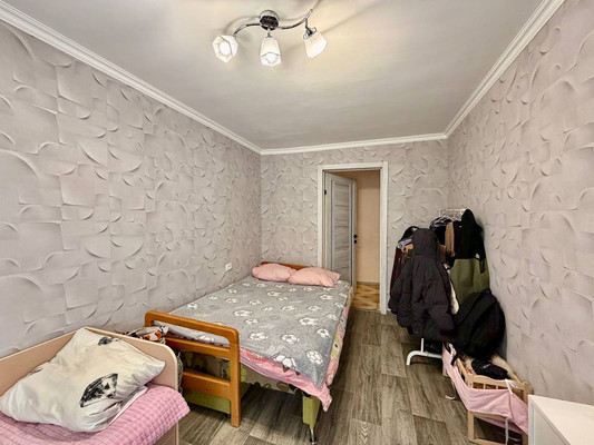 Продам двухкомнатную (2-комн.) квартиру, Строителей ул, 9, Молодежное пгт