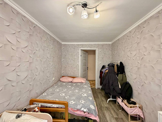 Продам двухкомнатную (2-комн.) квартиру, Строителей ул, 9, Молодежное пгт