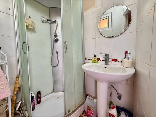 Продам двухкомнатную (2-комн.) квартиру, Строителей ул, 9, Молодежное пгт