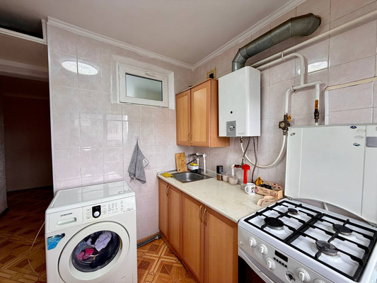 Продам двухкомнатную (2-комн.) квартиру, Строителей ул, 9, Молодежное пгт