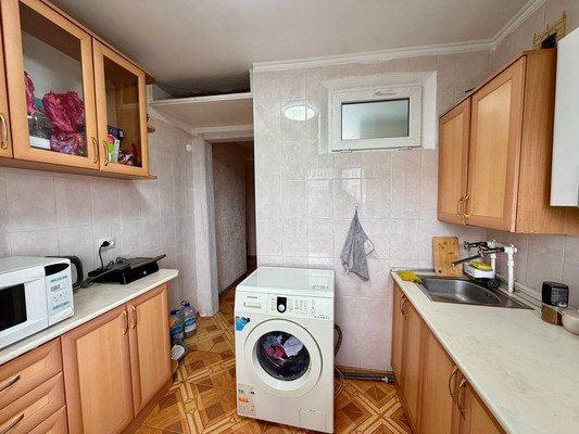 Продам двухкомнатную (2-комн.) квартиру, Строителей ул, 9, Молодежное пгт